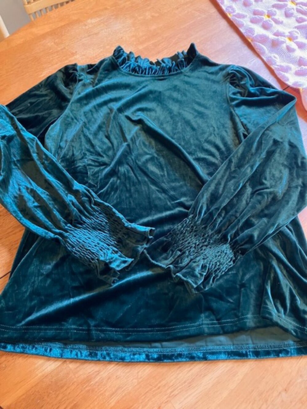 NEW green, velvety top